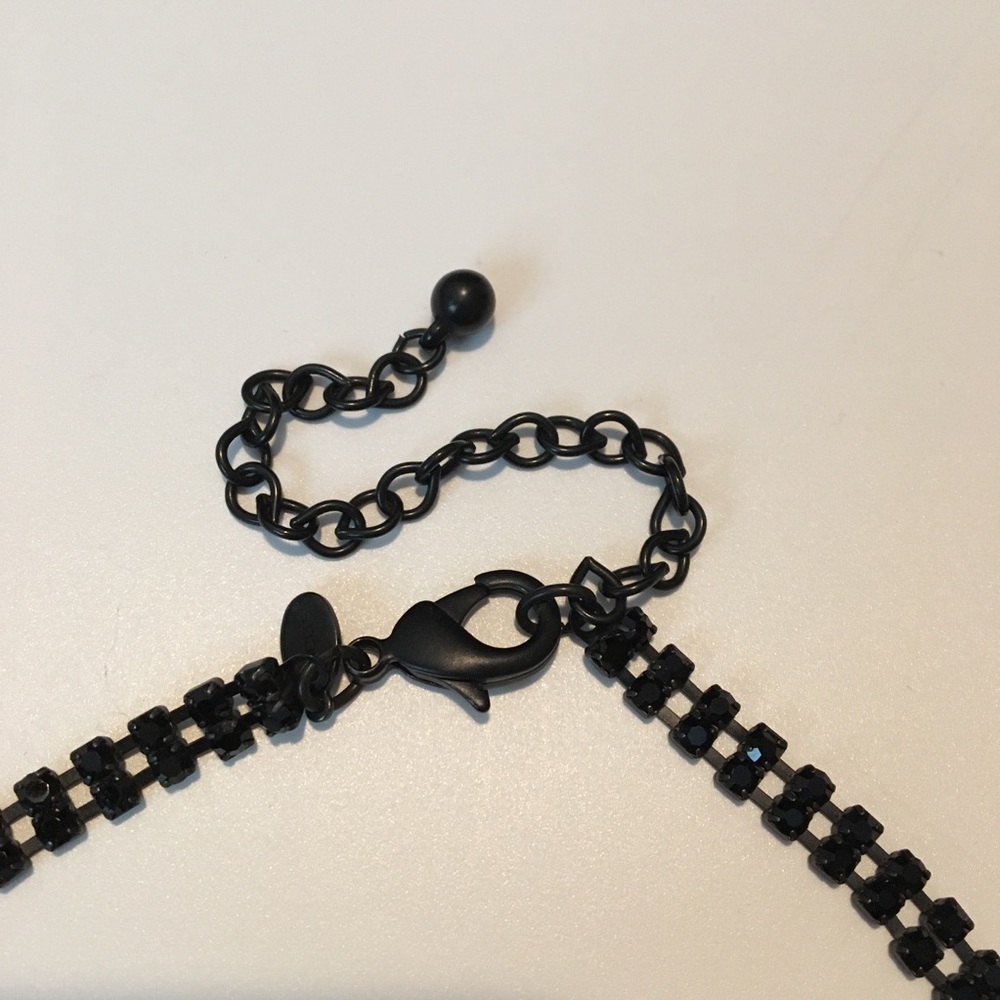 SALE‼️ Chico’s Black/Dark Gray Rhinestone Necklace - Picture 3 of 5
